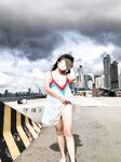 顔を見せることが最善策です！人々は見た目が清らかで、肌が白く、無毛で美しく、女の子を露出するのが大好きであるべきではありません[Yiliwen]を購読して、街頭のスーパーマーケットやショッピングモールでさまざまな人々の前で自分自身を露出させてください。