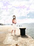 顔を見せることが最善策です！人々は見た目が清らかで、肌が白く、無毛で美しく、女の子を露出するのが大好きであるべきではありません[Yiliwen]を購読して、街頭のスーパーマーケットやショッピングモールでさまざまな人々の前で自分自身を露出させてください。