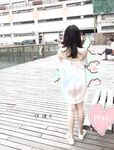 顔を見せることが最善策です！人々は見た目が清らかで、肌が白く、無毛で美しく、女の子を露出するのが大好きであるべきではありません[Yiliwen]を購読して、街頭のスーパーマーケットやショッピングモールでさまざまな人々の前で自分自身を露出させてください。