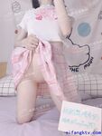 推特蘿莉制服粉鮑少女福利姬【桐桐想喝牛奶】私拍，道具自嗨噗滋噗滋流白漿