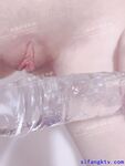 推特蘿莉制服粉鮑少女福利姬【桐桐想喝牛奶】私拍，道具自嗨噗滋噗滋流白漿