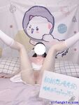 推特蘿莉制服粉鮑少女福利姬【桐桐想喝牛奶】私拍，道具自嗨噗滋噗滋流白漿