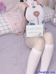 推特蘿莉制服粉鮑少女福利姬【桐桐想喝牛奶】私拍，道具自嗨噗滋噗滋流白漿