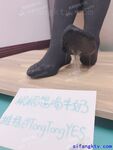推特蘿莉制服粉鮑少女福利姬【桐桐想喝牛奶】私拍，道具自嗨噗滋噗滋流白漿