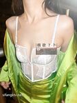 极品大长腿苗条身材阴钉骚妻【金秘书】福利3，公园超市各种人前露出放尿啪啪自慰，相当过瘾