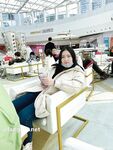 Showing your face is the way to go! The top cuckold is a ruthless man, Guangdong's big-breasted and beautiful hotwife [Yaya] privately filmed the second season, showing her face during a 3P outdoors in a shopping mall