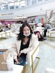 Showing your face is the way to go! The top cuckold is a ruthless man, Guangdong's big-breasted and beautiful hotwife [Yaya] privately filmed the second season, showing her face during a 3P outdoors in a shopping mall