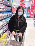 Showing your face is the way to go! The top cuckold is a ruthless man, Guangdong's big-breasted and beautiful hotwife [Yaya] privately filmed the second season, showing her face during a 3P outdoors in a shopping mall