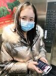 Showing your face is the way to go! The top cuckold is a ruthless man, Guangdong's big-breasted and beautiful hotwife [Yaya] privately filmed the second season, showing her face during a 3P outdoors in a shopping mall