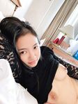 Showing your face is the way to go! The top cuckold is a ruthless man, Guangdong's big-breasted and beautiful hotwife [Yaya] privately filmed the second season, showing her face during a 3P outdoors in a shopping mall