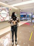 Showing your face is the way to go! The top cuckold is a ruthless man, Guangdong's big-breasted and beautiful hotwife [Yaya] privately filmed the second season, showing her face during a 3P outdoors in a shopping mall