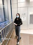 Showing your face is the way to go! The top cuckold is a ruthless man, Guangdong's big-breasted and beautiful hotwife [Yaya] privately filmed the second season, showing her face during a 3P outdoors in a shopping mall
