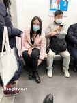 Showing your face is the way to go! The top cuckold is a ruthless man, Guangdong's big-breasted and beautiful hotwife [Yaya] privately filmed the second season, showing her face during a 3P outdoors in a shopping mall