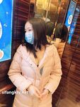 Showing your face is the way to go! The top cuckold is a ruthless man, Guangdong's big-breasted and beautiful hotwife [Yaya] privately filmed the second season, showing her face during a 3P outdoors in a shopping mall