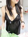 Showing your face is the way to go! The top cuckold is a ruthless man, Guangdong's big-breasted and beautiful hotwife [Yaya] privately filmed the second season, showing her face during a 3P outdoors in a shopping mall