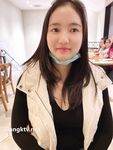 Showing your face is the way to go! The top cuckold is a ruthless man, Guangdong's big-breasted and beautiful hotwife [Yaya] privately filmed the second season, showing her face during a 3P outdoors in a shopping mall