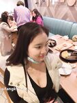 Showing your face is the way to go! The top cuckold is a ruthless man, Guangdong's big-breasted and beautiful hotwife [Yaya] privately filmed the second season, showing her face during a 3P outdoors in a shopping mall