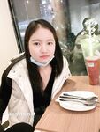 Showing your face is the way to go! The top cuckold is a ruthless man, Guangdong's big-breasted and beautiful hotwife [Yaya] privately filmed the second season, showing her face during a 3P outdoors in a shopping mall