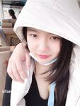 Showing your face is the way to go! The top cuckold is a ruthless man, Guangdong's big-breasted and beautiful hotwife [Yaya] privately filmed the second season, showing her face during a 3P outdoors in a shopping mall