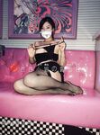 推特极品反差骚母狗露出淫乱狂魔【西西小姐】私拍日记，露出肛交啪啪男女通吃相当炸裂