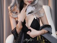 รองเท้าส้นสูงสีแดง Suzuki Misaki