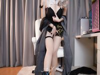 รองเท้าส้นสูงสีแดง Suzuki Misaki