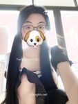 才19岁04年的超级嫩妹子卖原味的嫩妹【无名小花】还是个雏！飞机场平胸！扣逼自慰让内裤沾满她的淫水，再高价卖掉内裤