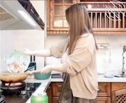 海角社区姐弟乱伦大神【丰乳肥臀的姐姐】爸妈不在家跟姐姐肆无忌惮的做爱从厨房做到卧室炮火响了一夜精液射她逼毛