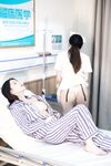 Hideto.com Doubanjiang 간호사 두 사람이 서로 섹스를하고 매우 유혹적이며 거의 알몸이며 약간 새는 전복, 털이 많은 머리카락