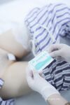 Hideto.com Doubanjiang 간호사 두 사람이 서로 섹스를하고 매우 유혹적이며 거의 알몸이며 약간 새는 전복, 털이 많은 머리카락