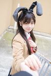 อาคานิชิ เยเย - ไม รุ่นพี่