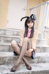 อาคานิชิ เยเย - ไม รุ่นพี่