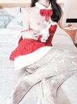 推特27万粉清纯福利姬【小酒酱】圣诞节特辑粉嫩小穴激情内射