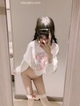 Inosenteng maliit na cutie [Eat Yaoyao] Maputi at malambot na lolita ang katawan, mabilog at cute na pink na puki, sobrang slutty sa murang edad, cute at contrasting