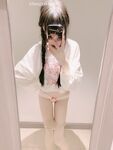 Inosenteng maliit na cutie [Eat Yaoyao] Maputi at malambot na lolita ang katawan, mabilog at cute na pink na puki, sobrang slutty sa murang edad, cute at contrasting