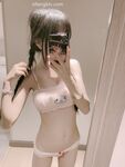Inosenteng maliit na cutie [Eat Yaoyao] Maputi at malambot na lolita ang katawan, mabilog at cute na pink na puki, sobrang slutty sa murang edad, cute at contrasting