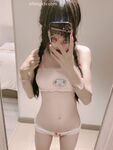 Inosenteng maliit na cutie [Eat Yaoyao] Maputi at malambot na lolita ang katawan, mabilog at cute na pink na puki, sobrang slutty sa murang edad, cute at contrasting