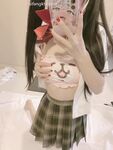Inosenteng maliit na cutie [Eat Yaoyao] Maputi at malambot na lolita ang katawan, mabilog at cute na pink na puki, sobrang slutty sa murang edad, cute at contrasting