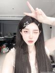 超级甜美的纯妹子女神【小瓜陆】12月底最新高价VIP作品，苗条的身材非常可口的嫩穴，这颜值放在娱乐圈妥妥的站C位