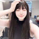 超级甜美的纯妹子女神【小瓜陆】12月底最新高价VIP作品，苗条的身材非常可口的嫩穴，这颜值放在娱乐圈妥妥的站C位