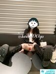 顶级反差女神〖娜娜爱之屋〗最新露出挑战，人来人往商场地铁人前偷偷露出，紧张刺激！超级反差