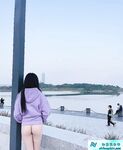 顶级反差女神〖娜娜爱之屋〗最新露出挑战，人来人往商场地铁人前偷偷露出，紧张刺激！超级反差