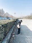 海角社区泡良大神【我的母狗房东】温泉门和美女房东泡温泉，当着大家面内射就是刺激，无视路人