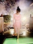 海角社区泡良大神【我的母狗房东】温泉门和美女房东泡温泉，当着大家面内射就是刺激，无视路人