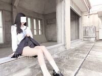 舞蹈學院學姐女神〖momo〗最新復出福利，魔鬼身材超緊小嫩逼 清純靚麗的外表下有一顆淫盪的心