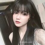 舞蹈學院學姐女神〖momo〗最新復出福利，魔鬼身材超緊小嫩逼 清純靚麗的外表下有一顆淫盪的心