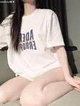 舞蹈學院學姐女神〖momo〗最新復出福利，魔鬼身材超緊小嫩逼 清純靚麗的外表下有一顆淫盪的心