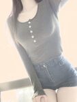 舞蹈學院學姐女神〖momo〗最新復出福利，魔鬼身材超緊小嫩逼 清純靚麗的外表下有一顆淫盪的心
