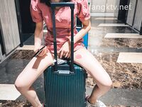 推特S级身材美艳翘臀女神「小可爱」不雅私拍旅游露出性爱野战公共场所啪啪