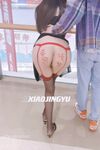 The top cuckold Twitter human high-quality promiscuous couple [Little Whale] privately filmed, Ziwei exposed in front of the waiter in the open-air restaurant bar, PUA entered the men's toilet while walking the dog from behind, the whole process was h